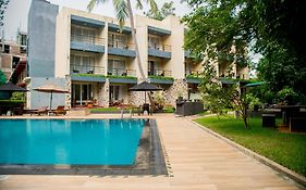 Miridiya Lake Resort